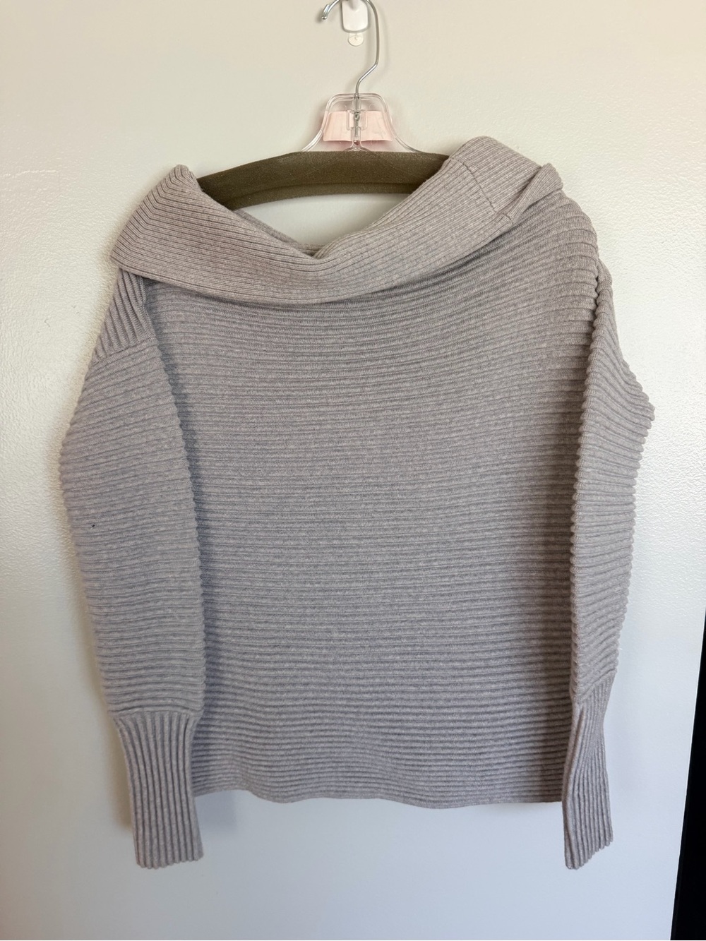 Victoria Beckham Ribbed Off Shoulder Sweater - Picture 4 of 5